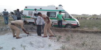 మెదక్ జిల్లాలో బోరుబావిలో పడ్డ బాలుడు