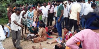 చిన్నారులను మింగిన చెరువు..ఒకరు గల్లంతు