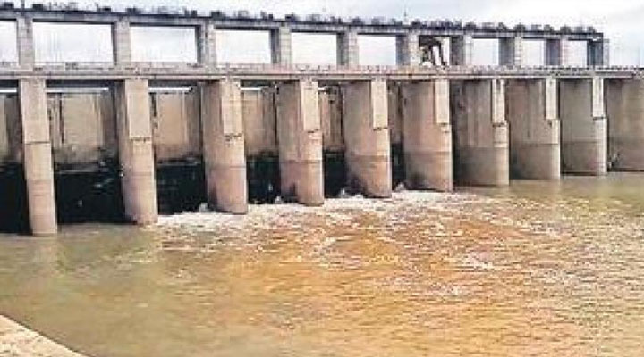 కృష్ణా జలాల వివాదం.. కేంద్రం హడావువడి దేనికీ సంకేతం? 1 కృష్ణా జలాల వివాదం.. కేంద్రం హడావువడి దేనికీ సంకేతం?