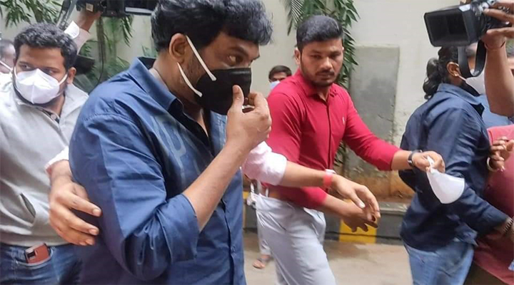 నా కుటుంబం ఆపదలో ఉంది: పూరి జగన్నాధ్