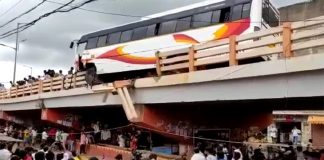 తృటిలో తప్పిన బస్సు ప్రమాదం