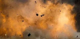 ట్యాంకర్ పేలి నలుగురు మృతి