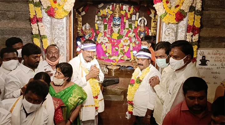 ఐనవోలు మల్లన్నను దర్శించుకున్న ఎమ్మెల్యేలు