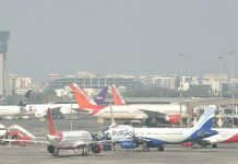 శంషాబాద్ ఎయిర్ పోర్ట్ లో బాంబు కలకలం