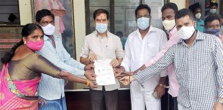 సీఎంఆర్ఎఫ్ చెక్కు అందించిన చీఫ్ విప్ దాస్యం