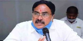 ఉచిత కుట్టు మిషన్లు పంపిణీ చేసిన ఎర్రబెల్లి