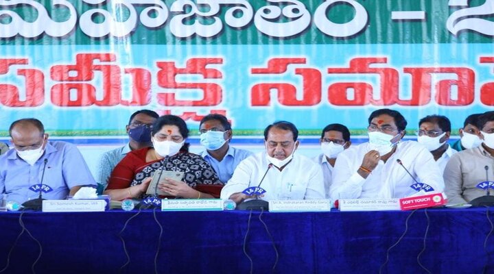 మేడారం జాతర ఏర్పాట్లపై మంత్రుల సమీక్ష