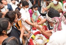 ఈ ఘటనపై బాబు సమాధానం చెప్పాలి: వెల్లంపల్లి