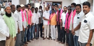 టీఆర్ఎస్ ఎమ్మెల్యే చల్లా వైపు కాంగ్రెస్ అడుగులు