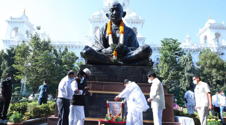 జాతిపితకు అసెంబ్లీ స్పీకర్ నివాళి