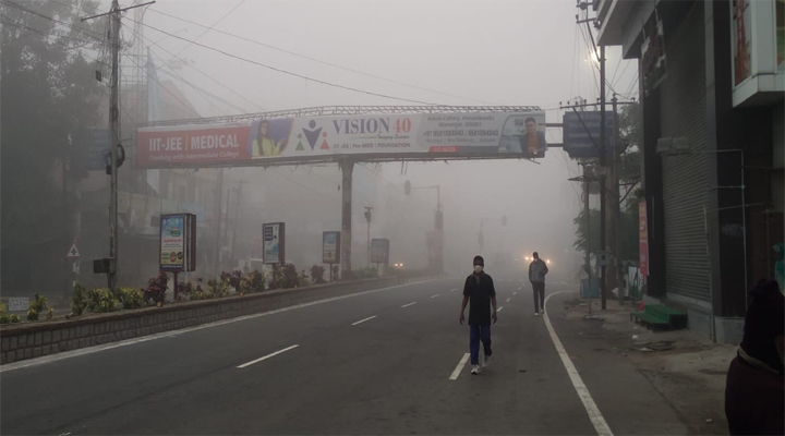 మహా నగరంపై మంచు దుప్పటి