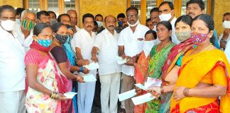 కళ్యాణలక్ష్మి చెక్కులు అందచేసిన ఎమ్మెల్యే చల్లా