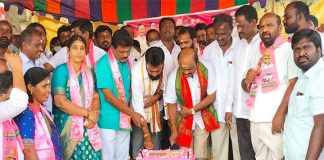 చల్లా ఆధ్వర్యంలో ఘనంగా కేసీఆర్ బర్త్ డే వేడుకలు