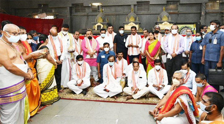 యాదాద్రి పనులను పరిశీలించిన కేసీఆర్