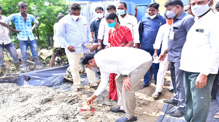 కేసీఆర్ పాలనలో రోడ్లకు మహర్దశ: ఎర్రబెల్లి