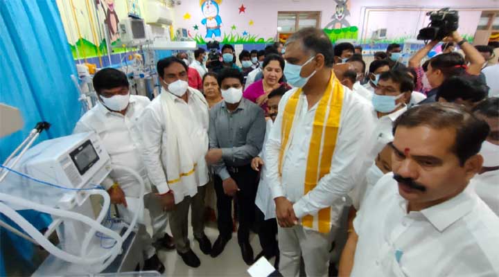 పిల్లల కోవిడ్ విభాగాన్ని ప్రారంభించిన హరీష్ రావు