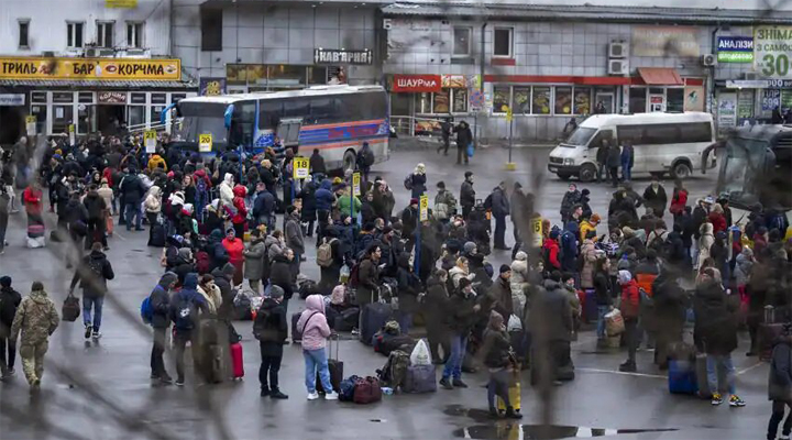 ఉక్రెయిన్ లో చిక్కుకున్నవారి కోసం హెల్స్ లైన్