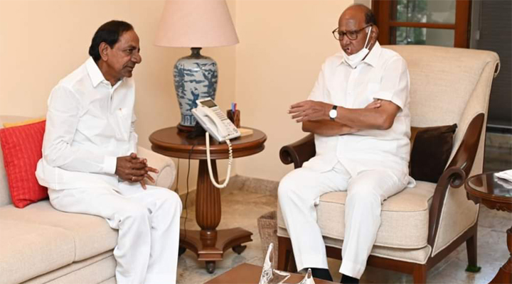 శరద్ పవార్ తో సీఎం కేసీఆర్ భేటీ 1 శరద్ పవార్ తో సీఎం కేసీఆర్ భేటీ