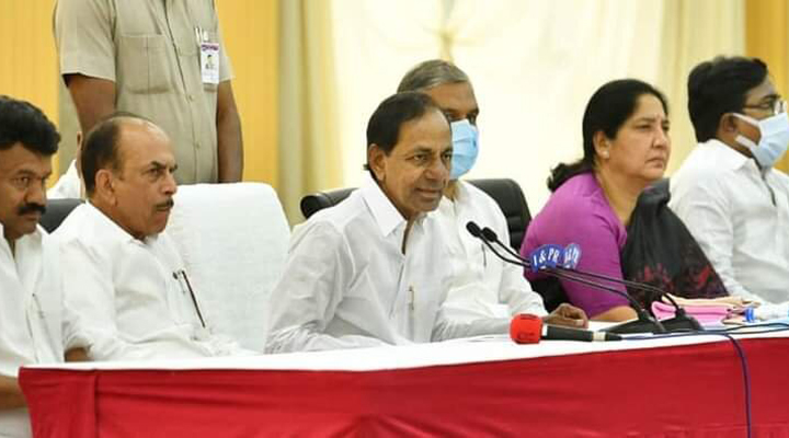 రాజ్యాంగంలో మార్పులు తప్పవు : సీఎం కేసీఆర్