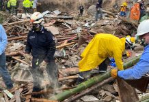 కొండచరియలు విరిగిపడి 14 మంది దుర్మరణం