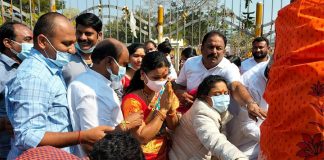 వనదేవతలను దర్శించుకున్న ఎమ్మెల్యే చల్లా