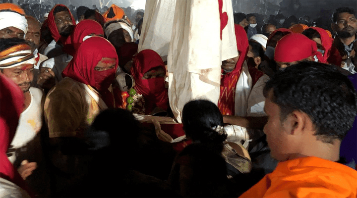 నేడు మేడారం గద్దెపైకి చేరుకోనున్న సమ్మక్క