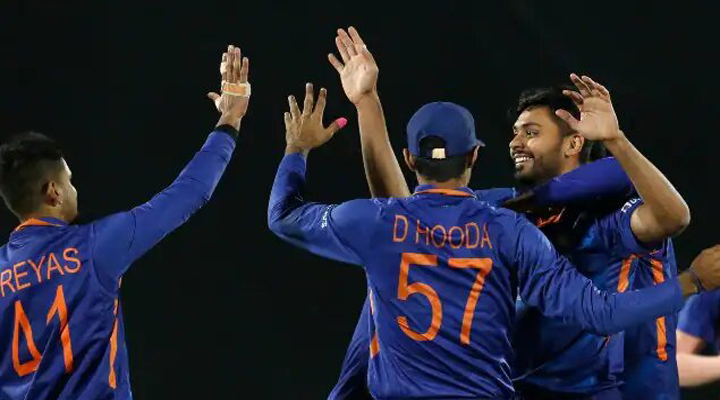 మూడో టీ20 : భారత్ టార్గెట్ 147 1 మూడో టీ20 : భారత్ టార్గెట్ 147