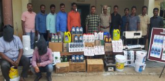 భారీగా ఫేక్ ఇంజన్ ఆయిల్ బాటిల్స్ పట్టివేత