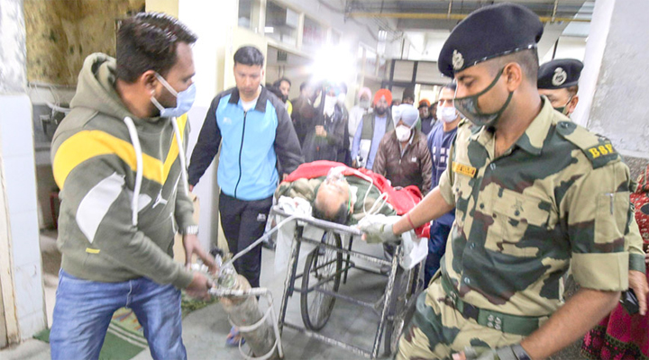 బీఎస్ఎఫ్ శిబిరంలో జవాన్ ఘాతుకం