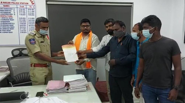 పీసీసీ అధ్యక్షుడిపై పీఎస్ లో ఫిర్యాదు 1 పీసీసీ అధ్యక్షుడిపై పీఎస్ లో ఫిర్యాదు