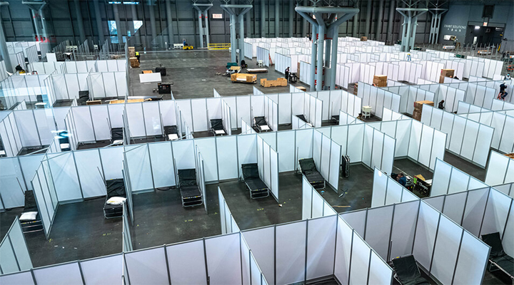 కరోనా ఎఫెక్ట్ .. తాత్కాలిక హాస్పిటల్ నిర్మాణం 