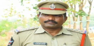 ఎస్పీ పేరుతో వసూళ్లు.. పరారీలో సీఐ