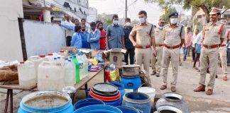 గుడుంబా స్థావరాలపై దాడులు