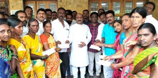 కళ్యాణలక్ష్మి చెక్కులు అందించిన ఎమ్మెల్యే చల్లా