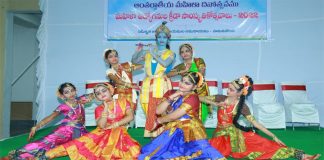 మహిళలు అన్ని రంగాల్లో అభివృద్ధి చెందాలి : కలెక్టర్