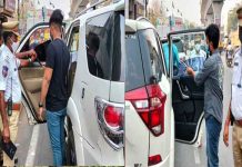 బ్లాక్ స్టిక్కర్లపై ట్రాఫిక్ పోలీసుల కొరడా