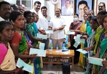 కళ్యాణలక్ష్మి చెక్కులు పంపిణీ చేసిన ఎమ్మెల్యే చల్లా