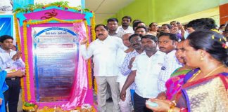 కార్పొరేట్ స్థాయిలో ప్రభుత్వ స్కూల్స్ : ఎర్రబెల్లి