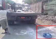 చెత్తకుప్పలో చిన్నారి మృతదేహం