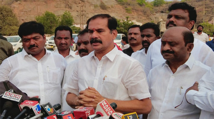 కేటీఆర్ వరంగల్ పర్యటన సభా స్థలం మార్పు