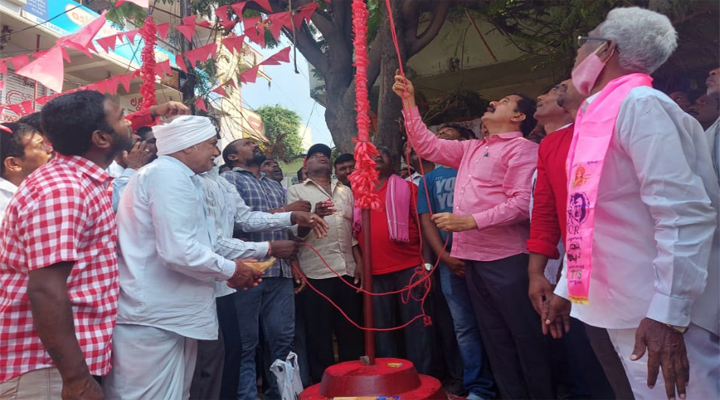 మే డే వేడుకల్లో చీఫ్ విప్ దాస్యం వినయ్ భాస్కర్