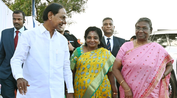 ద్రౌపది ముర్ముకు ఘన స్వాగతం పలికిన కేసీఆర్ 