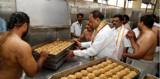 శ్రీవారి లడ్డూ ఆన్లైన్ బుకింగ్ నిజమేనా..!