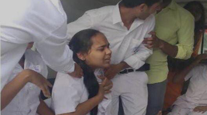 నర్సింగ్ కాలేజీ బస్సును ఢీకొట్టిన లారీ