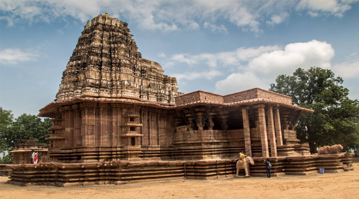 నిఘా నీడలో రామప్ప దేవాలయం