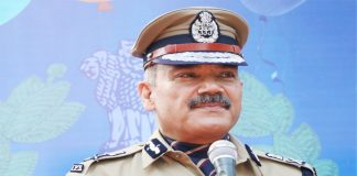 తన మెడల్స్ ను ఆ శాఖకు ఇవ్వనున్న రిటైర్డ్ పోలీస్