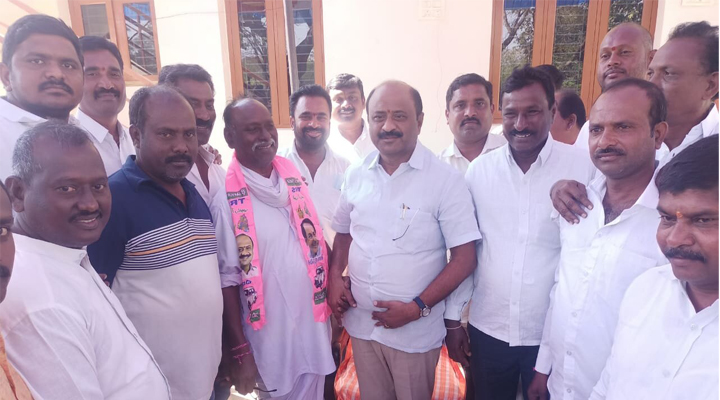 బీజేపీ ఫ్యాషన్ షోలను పట్టించుకోవద్దు : చల్లా