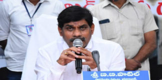 జహీరాబాద్ ఎంపీకి కష్టకాలం!!