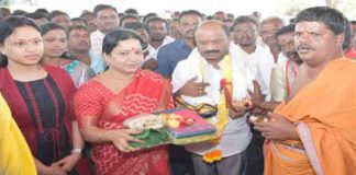 శ్రీలక్ష్మినరసింహస్వామి జాతరలో చల్లా ఫ్యామిలీ