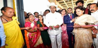 మానుకోటలో న్యూ కలెక్టరేట్ ను ప్రారంభించిన సీఎం